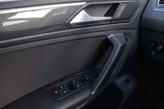 Volkswagen Tiguan 1.4 TSI ACT Highline Business R | Dealer Onderhouden | Led | Virtual | Stoelverwarming | Trekhaak | Carplay / 38