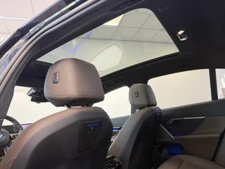 BMW i5 eDrive40 84 kWh  Head-Up ACC PDC Trekhaak M-Sport Leder 24 Maanden garantie* (Vraag naar de voorwaarden) / 40