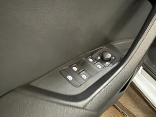Skoda Karoq 1.5 TSI DSG 4x4 Sportline Business | 1800KG Trekgewicht | Carplay | Sportstoelen | Camera / 31