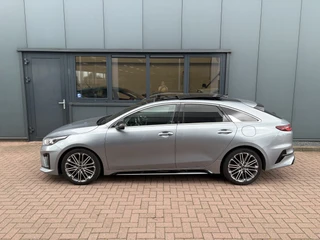 Kia ProCeed 1.5 T-GDi 160pk Automaat GT-PlusLine  SCHUIFDAK/JBL/CAMERA/DODEHOEK/AFN.TREKHAAK/18INCH / 20
