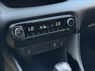 Toyota Yaris 1.5 Hybrid Executive APPLE/ANDROID AUTO LM-VELGEN CLIMA PARK-SENSOR / 15