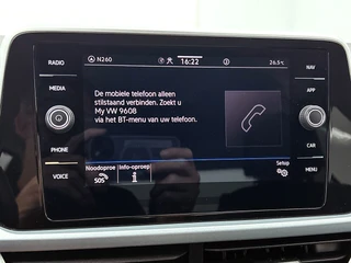 Volkswagen T-ROC 1.5 TSI Life Edition | Automaat | Adaptive Cruise | Stoelverwarming | CarPlay | Parkeersensoren | BTW / 24