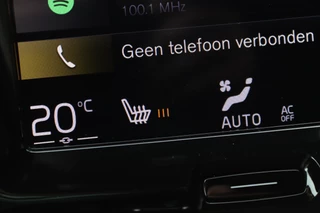 Volvo XC60 2.0 T4 R-Design  LED/Leder/Navi/Camera/CarPlay/Virtual Cockpit/Crc/19" / 21