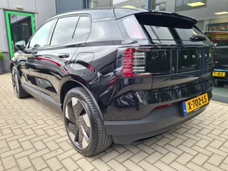 Volvo EX30 Single Motor Extended Range Ultra 69 kWh|Harman/Kardon|panodak / 17