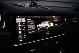 Porsche Cayenne Coupé 3.0 E-Hybrid Lightweight  | ACC | 22'' GT Design | Matrix PDLS+ | Carbon Dak | Luchtvering | 360 Camera | / 12