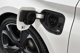 CUPRA Leon Sportstourer 1.4 e-Hybrid VZ 245 PK Achteruitrijcamera Apple CarPlay Stoel-Stuurverwarming / 32