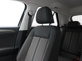 Volkswagen T-Roc 1.5 TSi 150 Pk Automaat Style Business | Adaptive Cruise Control | Elektrische Achterklep | Navigatie | Trekhaak | Stoelverwarming | 17 Inch / 33