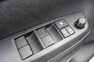 Toyota Yaris 1.5 Hybrid 115 DYNAMIC STOELVERW. LED KOPLAMPEN LENDE STEUN AD-CRUISE CAMERA CLIMA / 9