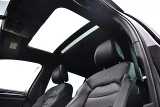 Volkswagen Golf 2.0 TSI 4MOTION R / 1e LAK VOL OPTIES / MAXTON / PANO / DYN / VIRTUAL COCKPIT / 16