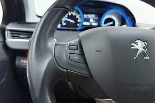 Peugeot 2008 1.2T Blue Lease Allure | 130PK | Trekhaak | Navigatie pakket | Climate control | Panorama dak | Climate Control | Camera achter | / 23