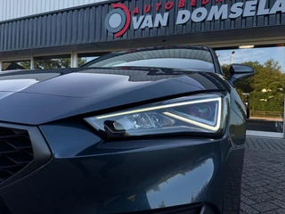 SEAT Leon 1.4 TSI eHybrid PHEV FR 204PK Trekhaak Camera Carplay ACC / 52