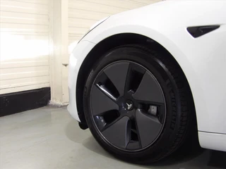Tesla Model 3 Standard 60 KWH Plus RWD / 11