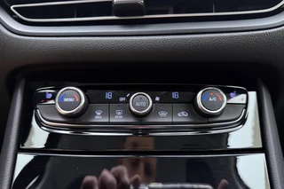 Opel Grandland 1.6 Turbo Plug-In Hybrid GS | 225PK | Automaat | Adaptive Cruise Control | Stoelverwarming | Verwarmd stuurwiel | Drive Assist | AGR Stoelen Voor | Navigatie | Parkeercamera achter | Apple Carplay & Android Auto / 29