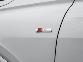 Audi Q4 e-tron 40 Launch edition S Competition 77 kWh | Trekhaak | HUD | Warmtepomp | ACC | Matrix LED | Leder | Keyless | Camera | Sonos audio | 20" | Dealeronderhouden / 58