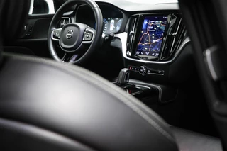 Volvo V60 2.0 T6 Recharge AWD R-Design | PARK ASSIST PACK | DAB | APPLE | VOORRUITVERWARMING | CAMERA / 15