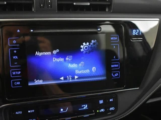 Toyota Auris Touring Sports 1.8 Hybrid Team D / 22