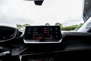 Peugeot 2008 1.2 PureTech Allure Pack  | Camera | Trekhaak | LED / 25