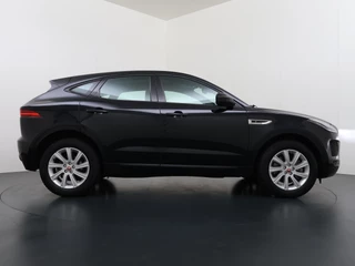 Jaguar E-PACE 2.0 P200 AWD R-Dynamic / 10