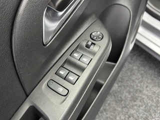 Opel Corsa 1.2 GS Line Navigatie | Two-Tone Kleur | Cruise | Privacy Glass | LED / 27