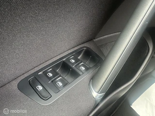 Volkswagen Golf 1.0 TSI 116PK Comfortline CLIMATE CONTROLE CARPLAY NAVIGATIE PARKEERSENSOREN ZEER NETTE AUTO!! / 21