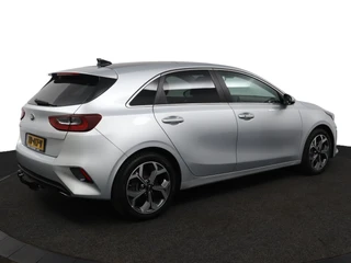 Kia Ceed 1.4 T-GDi ExecutiveLine  - Panoramadak - Stoelverwarming/Verkoeling - Achteruitrijcamera - Trekhaak - All season Banden - Virena Zekerheidspakket t.w.v. €895,- / 9