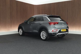 Volkswagen T-Roc 1.0 TSI 110pk Style Trekhaak LED Virtual Cockpit Navigatie / 7