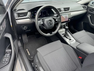 Skoda Superb Combi 1.4 TSI iV Style * AUTOMAAT * Trekhaak * Navigatiesysteem * Elektr. Kofferklep * / 25