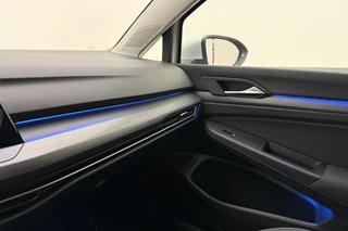 Volkswagen Golf 1.4 eHybrid Style 204pk | DSG | Trekhaak | Navigatie | Comfortstoel | Apple Carplay/Android Auto | Adapt. Cruise control | Climate control | LED koplampen / 32