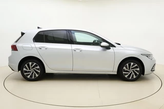 Volkswagen Golf 1.4 eHybrid Style 204pk | DSG | Trekhaak | Navigatie | Comfortstoel | Apple Carplay/Android Auto | Adapt. Cruise control | Climate control | LED koplampen / 10