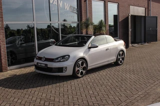Volkswagen Golf Cabrio 2.0 TSI GTI | 2e eigenaar | DSG | Xenon | Stoelverwarming | Climatronic | Cruise control | Navigatie | Bluetooth | PDC | 18 inch Detroit | Origineel