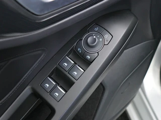 Ford Focus Wagon 1.0 EcoBoost Hybrid ST Line X Private lease €539 p.m. / 21