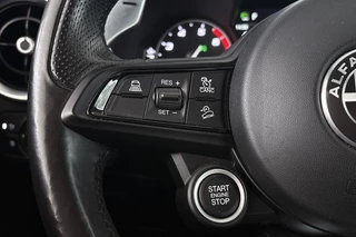 Alfa Romeo Stelvio 2.0T 280pk AWD Veloce Carplay Adaptieve Cruise Leder Memory / 30