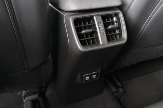 Lexus UX 250h AWD F Sport Premium / 13