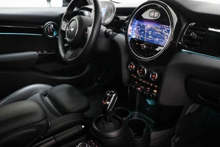 MINI 5-Deurs 1.5 Cooper Business Edition | CLIMA | STOELVERWARMING | DAB | APPLE | MOONWALK GREY / 4