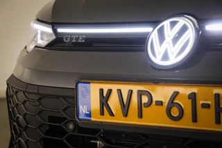 Volkswagen Golf 1.5 eHybrid GTE | LEDER | PANORAMADAK | HEAD UP | STOELVENTILATIE | STUURVERWARMING | TREKHAAK | 18" / 9