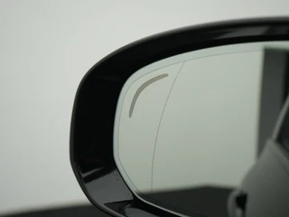 Volvo XC60 2.0 T6 AWD + Black Edition 350PK Pano | Trekhaak / 47