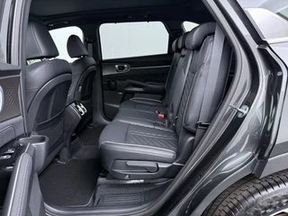 Kia Sorento 1.6 T-GDi Plug-in Hybrid 4WD ExecutiveLine 7p  - Stoelverwarming/Ventilatie - Panoramadak met schuif-/kantelfunctie - Massagestoelen - 360 Camera - Fabrieksgarantie t/m 2033 / 34
