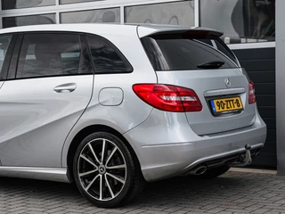 Mercedes-Benz B-Class 250 Ambition Rood leder | Xenon | Camera | Navi | Trekhaak | PDC v+a | Cruise control / 22