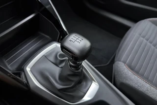 Peugeot 208 1.2 PureTech Active Pack | Navigatie | Parkeersensoren achter | Cruise Control | Lichtmetaal 16inch | Apple Carplay/Android Auto / 27