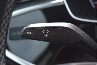 Audi Q3 45 TFSI e S edition S-Line 245 PK | NL-Auto | Keyless | Carplay | Virtual cockpit | DAB | Elekt.trekhaak | Full LED | Allweathers / 46