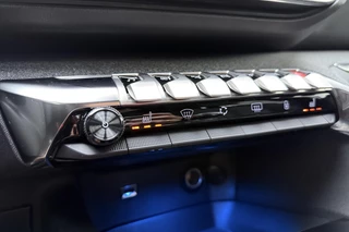 Peugeot 3008 1.2 PureTech Allure Pack Business | Trekhaak | Achteruitrijcamera | Navigatie | Airco | Stoelverwarming | Climate control | Cruise control | Dodehoekdetectie / 25