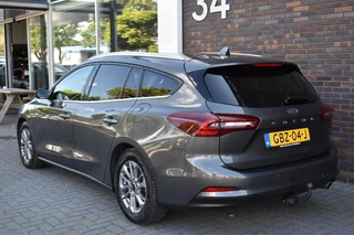 Ford Focus Wagon 1.0 EcoBoost Hybrid Titanium / 6