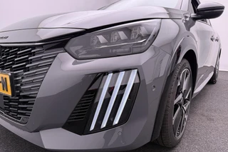 Peugeot 208 1.2 Hybrid 145 e-DCS6 GT 2+6 Jaar Garantie / Voordeel / 28