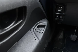 Peugeot 108 1.0 e-VTi Active | 72PK | 5-Deurs | Airco | Bluetooth | Multifunctioneel Stuurwiel | Privacy Glas | Elektrische Ramen Voor / 17