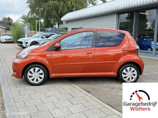 Toyota Aygo 1.0 VVT-i Comfort Orange AIRCO 5DRS TOERENTELLER / 2