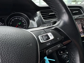 Volkswagen Golf TSI * Panoramadak * Camera * Navigatie * Massage Stoel / 26