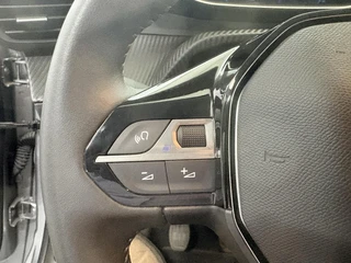 Peugeot 208 1.2 PureTech Allure Pack Navigatie, Carplay, Parkeercamera / 24