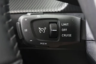 Peugeot 208 1.2 PureTech Allure Pack Stoelverwarming Keyless Adaptieve Cruise Control Apple CarPlay / 27