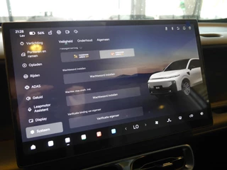 Leapmotor B10 Design ProMax 67.1 kWh Wltp 434km | 750kg trekgewicht | Stoel en stuur verwarming | 360 graden camera | Lederen bekleding | Panoramadak | Led | Regensensor | Sfeerverlichting | Elektrisch verstelbare voorstoelen / 23