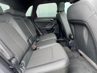 Audi Q3 35 TFSI S Line Edition * Panoramadak * Trekhaak * Stoelverwarming * Parkeercamera * / 7